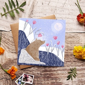 Bär Wakes Up in Springtime Illustration, Kuschelige Bär Zeichnung, Happy Spring Karte, Tulpen illustriert, Schneeszene, Tier Illustration