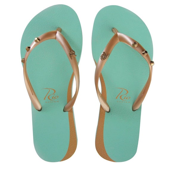 green flip flops womens
