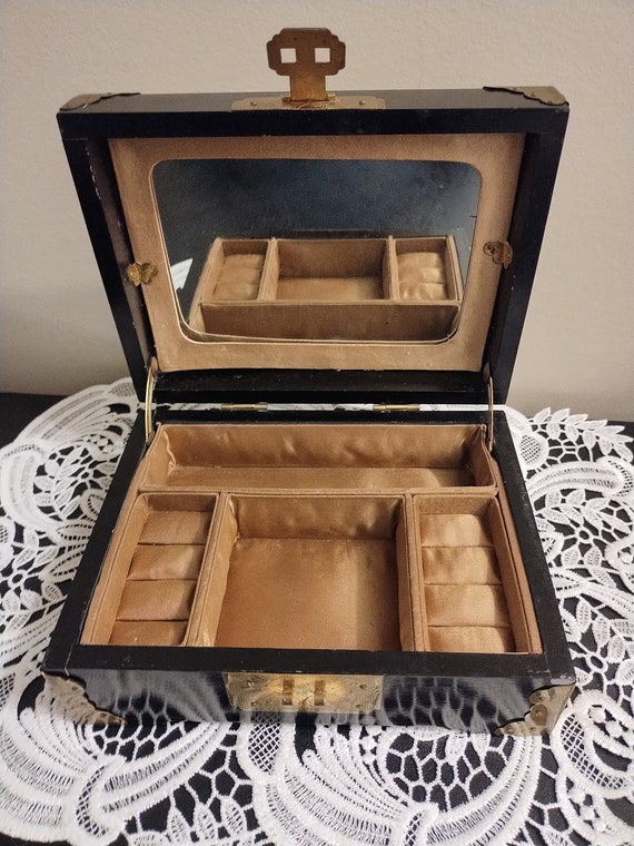 Beautiful Vintage Black Jewelry Box Gem