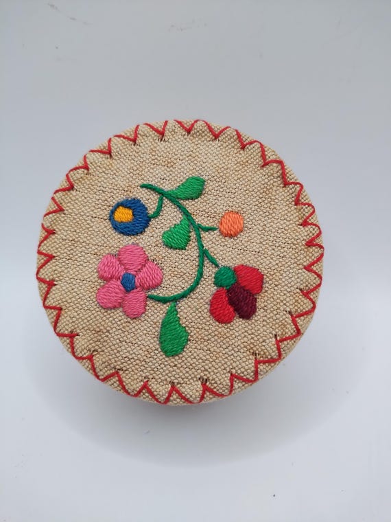 Pretty Embroidered Hungarian Canvas Trinket Box - image 2