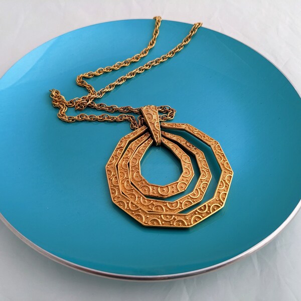 Crown TRIFARI Gold Pendant Necklace Vintage 1960s