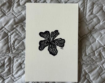 Handgeschnittene Hibiskus Kunst: Tropischer Linolschnitt, 10x15,5 cm