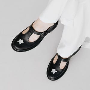 Women Mary Janes with decorative star, personalized t-strap black leather shoes, flat t strap mary jane shoes