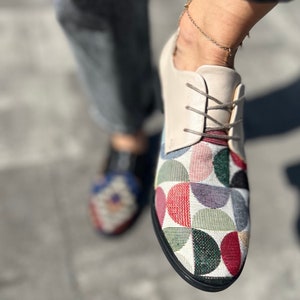 Colourful shoes online top