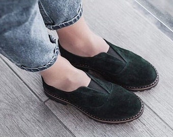 Gröna Oxfordskor i mocka, handgjorda dambrogues