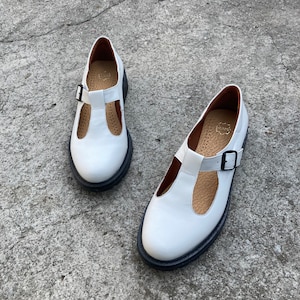 White Mary Janes women, mary jane shoes imagen 1