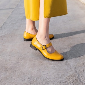 Yellow mary jane women shoes with thin sole image 4