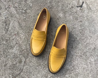 YELLOW ローファー 厚底 SACRED PLATFORM LOAFERS Platform Loafers For Fall 2022: Shop 11 Of TZR's Top Picks