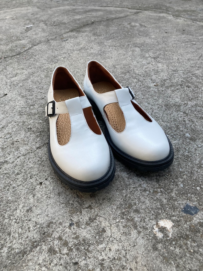 White Mary Janes women, mary jane shoes imagen 2