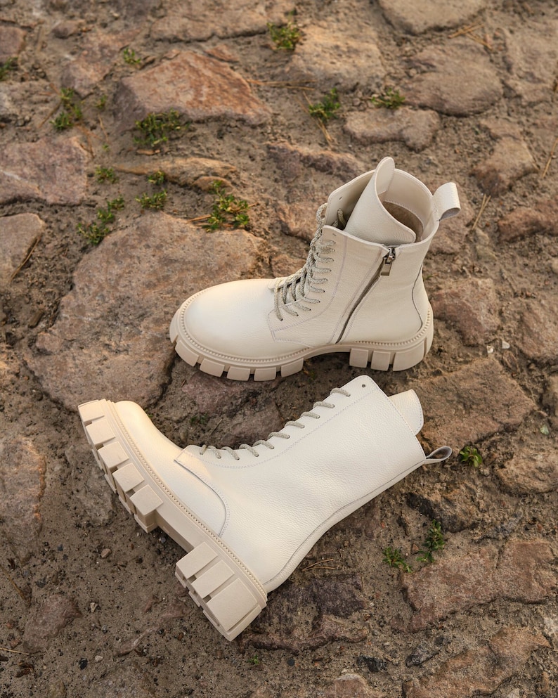 Combat high lace up women white creamy boots 画像 5