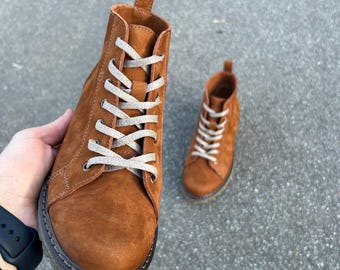 Handgefertigte Damen Wildleder Ankle Boots – Braune Schnürstiefel aus Leder