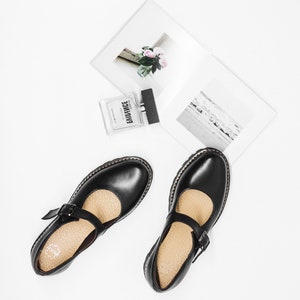 Women black leather classic Mary Jane shoes, flat chunky mary janes image 6