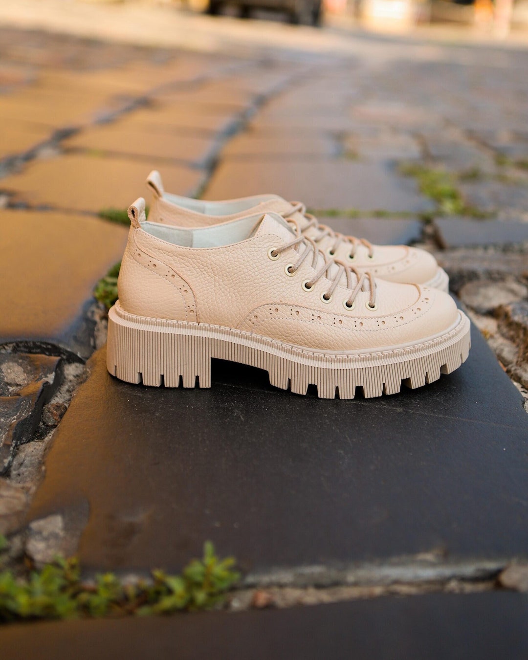 Creamy shoes store