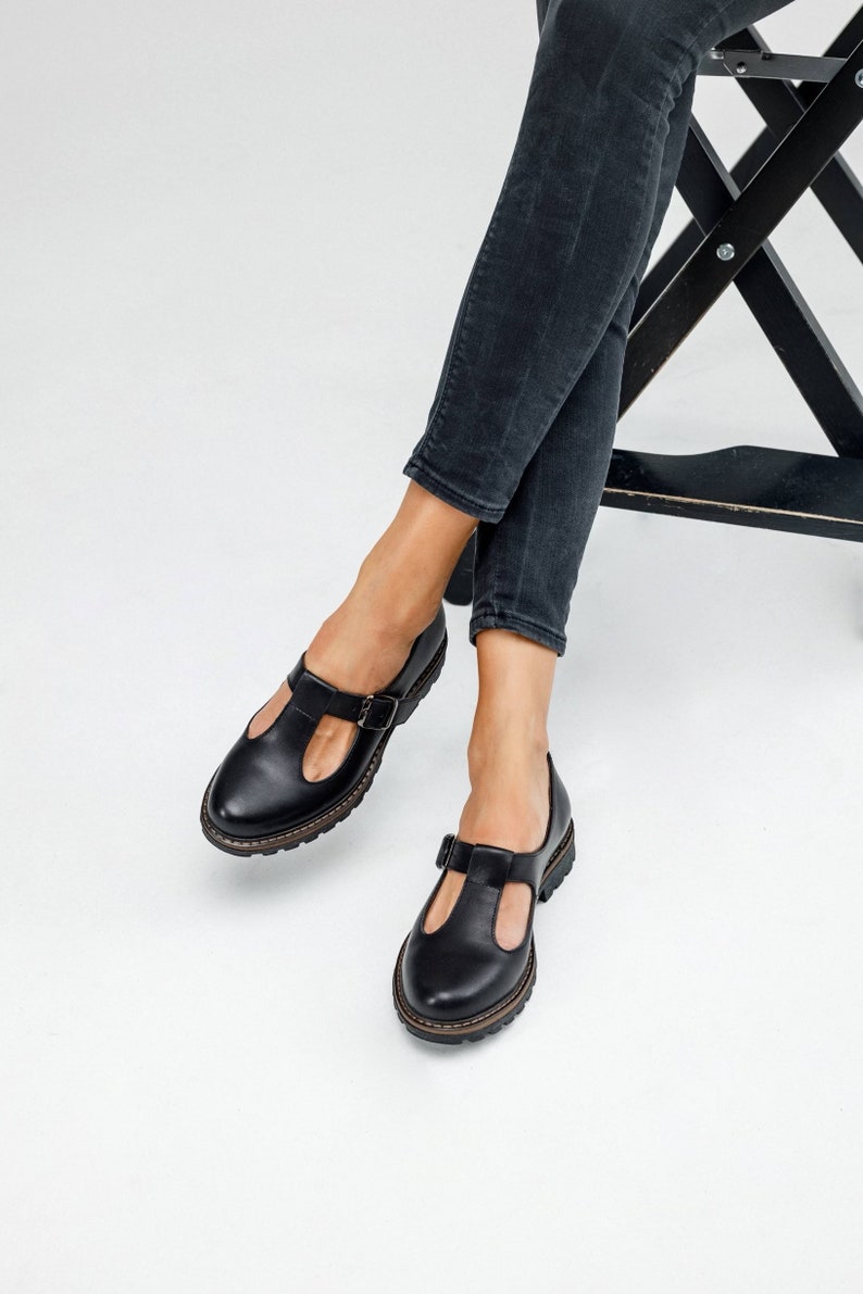Women Mary Janes  t-strap  handmade black leather shoes, flat t strap mary jane shoes