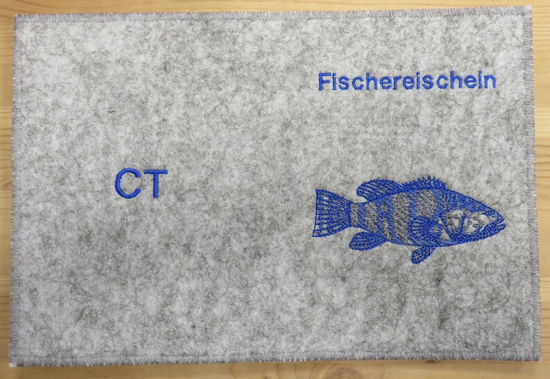 Fischereischein / Angelschein, individuell bestickte Filzhülle, Motiv: Barsch, große Farbauswahl afbeelding 4