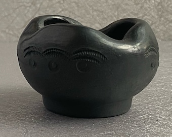 Small Barro Negro Unique Ashtray - Zapotec Black Clay Pottery Trinket Dish - Ceramic Oaxacan Indigenous Art - Oaxaca Pottery