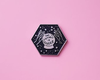 LGBTQ エナメルピン、ゲイピン、クィアエナメルピン、プライドピン、LGBTピン、クィアピン - The Future is Queer Pin