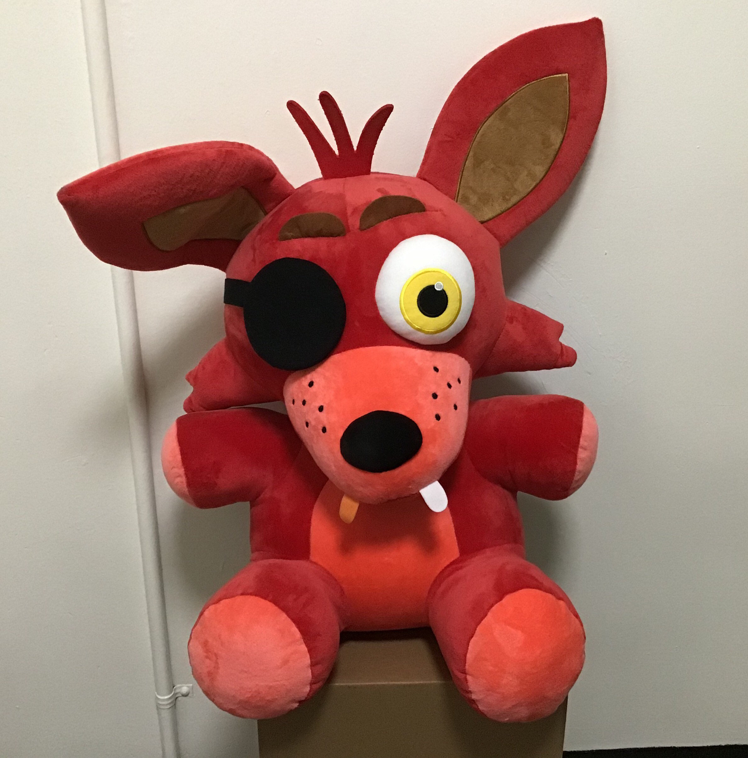 five nights at freddys jumbo Foxy Plush 18” Authentic