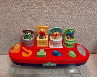 Sesame Street Workshop 2002 Mattel Musical Pop Up Baby Toddler Toy