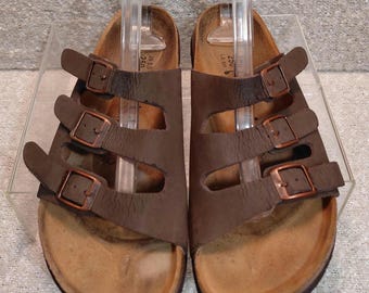Birkenstock - Sandales Betula marron 250 avec assise plantaire souple 3 Bride latérale femme 8