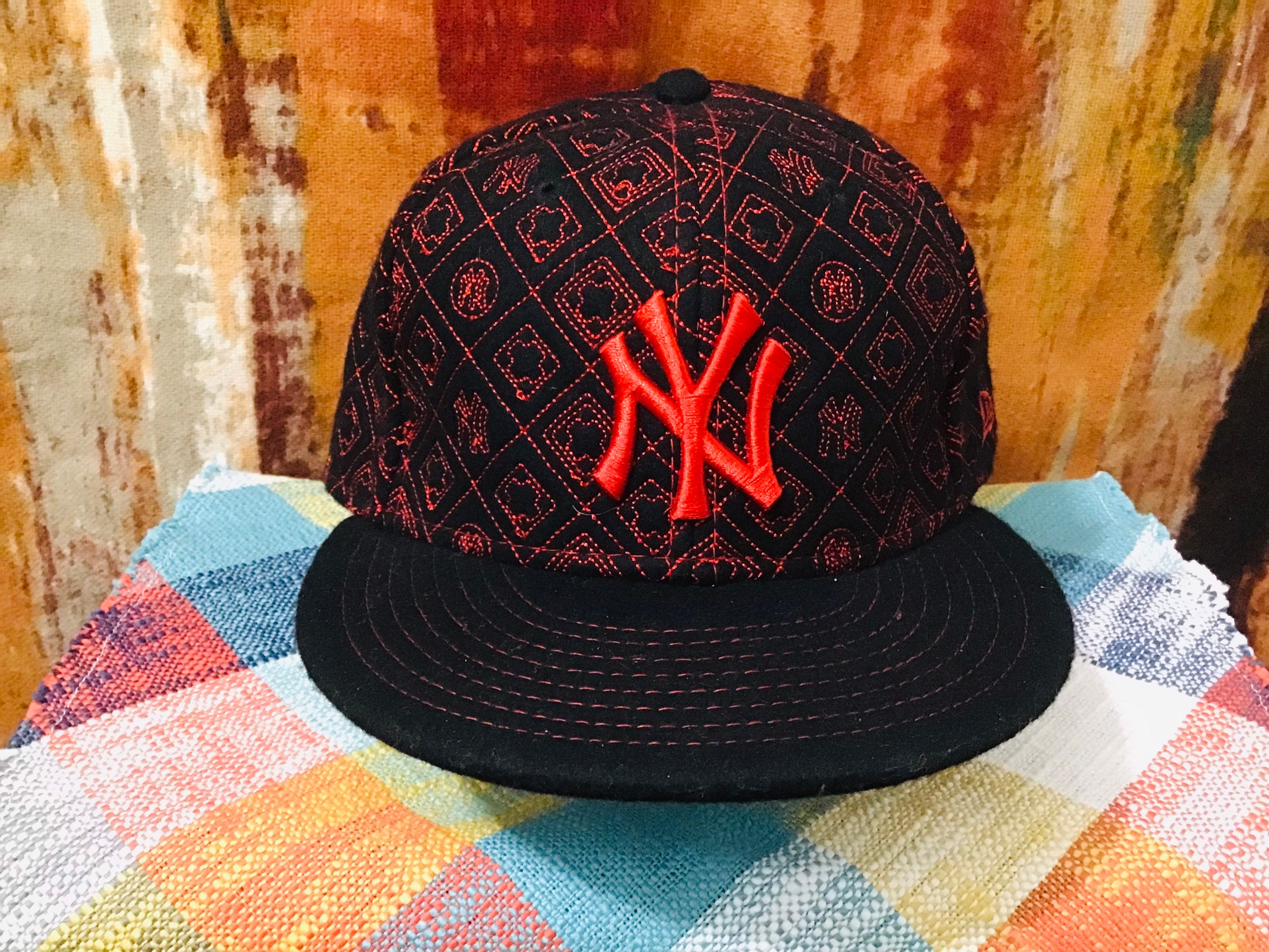 New York Yankees New Era 7-1/4 Logo Red 