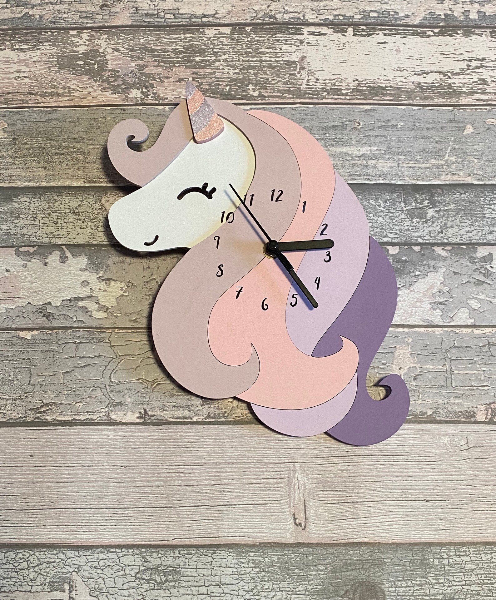 Reloj de unicornio de madera. Reloj pintado a mano. Reloj de Etsy