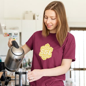 Suomen Galaktisen Liiton t-paita Naisille - Bordeaux Galaxygirl