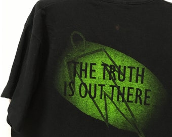 The X Files THE TRUTH IS OUT THERE Licensed Women/'s T-Shirt All Sizes