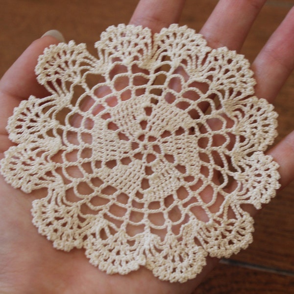 Vintage Handmade Embroidered Cotton Small White Round Lace Doily Placemat 3.5 in