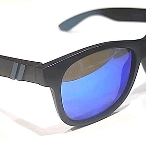 Blenders Waterhaven Black Oval Blue Polarized Sunglasses image 3