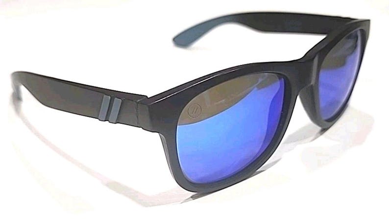 Blenders Waterhaven Black Oval Blue Polarized Sunglasses image 3