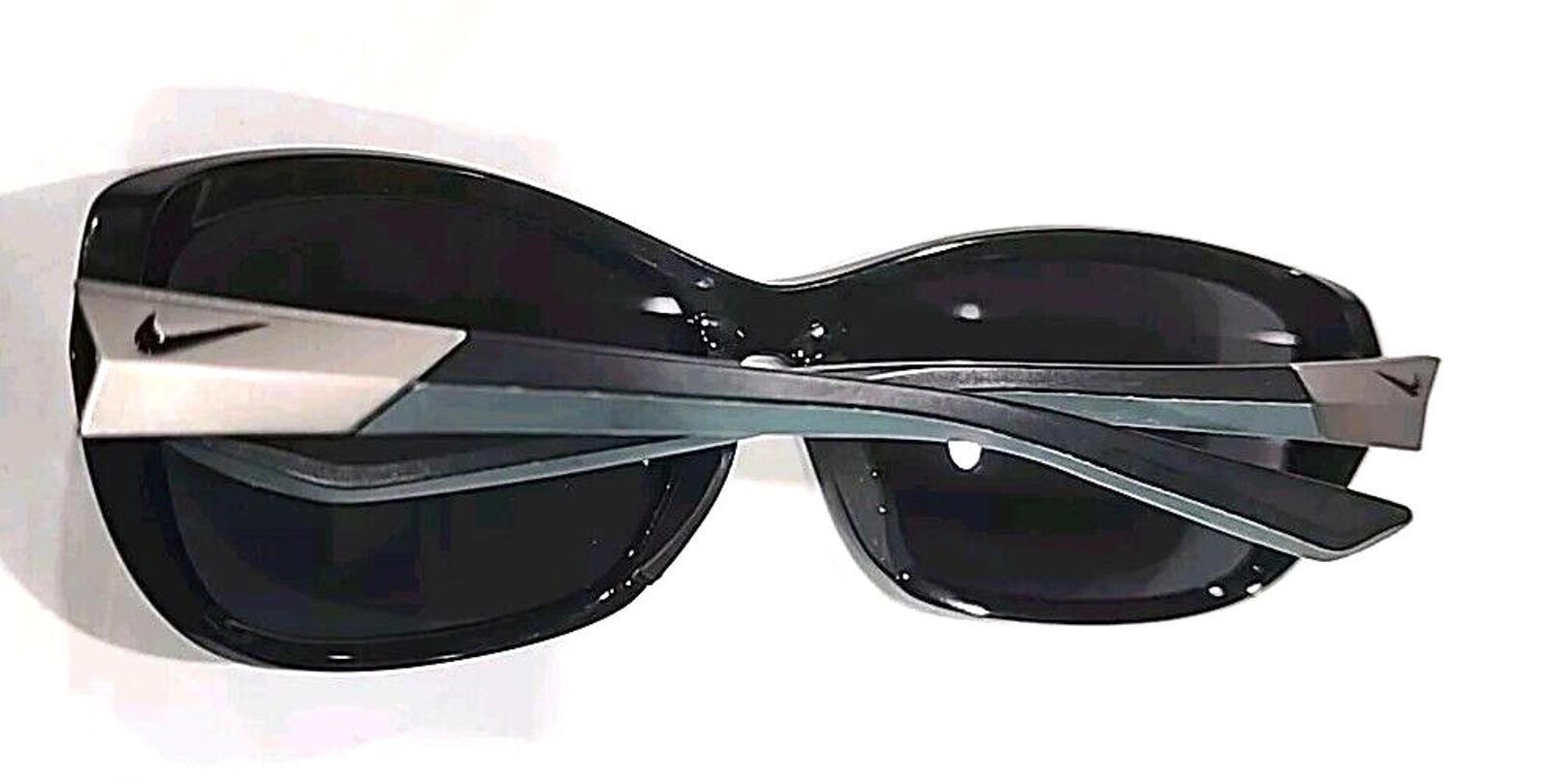 Nike EV0996 001 FLEX FINESSE Black Gray Wrap Sunglasses w Pouch Nike EV1063 Trainer S Black Gray Wrap Sunglasses W Pouch  main image 4