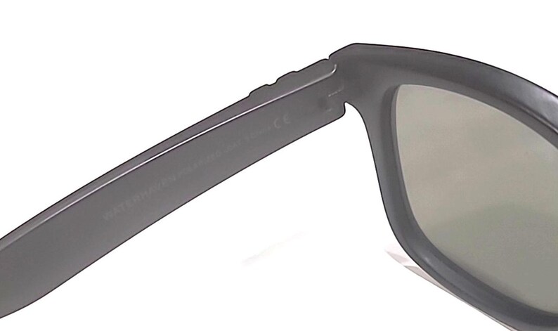 Blenders Waterhaven Black Oval Blue Polarized Sunglasses image 7