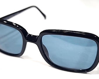 Morgenthal Frederics Oval Sunglasses - Blue Horn and Titanium Frame Ma Series - MA Piece 9 Horn – Morgenthal Frederics main image 4