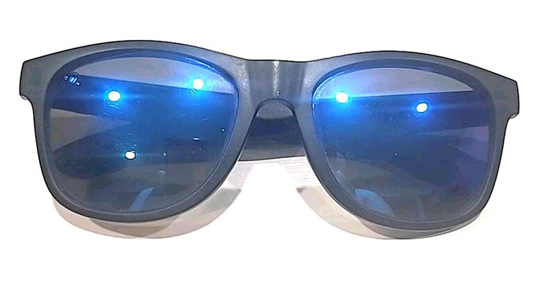 Blenders Waterhaven Black Oval Blue Polarized Sunglasses image 6