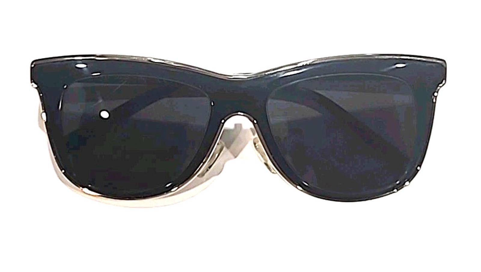 Valentino V109S 001 Black Gold Metal Cat Eyes Gray  display picture 2