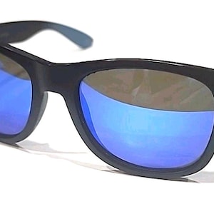 Blenders Waterhaven Black Oval Blue Polarized Sunglasses image 1
