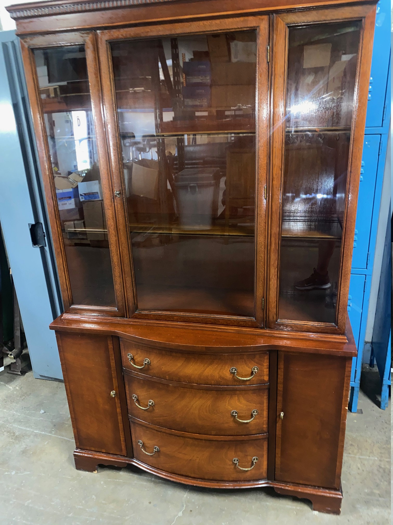 Drexel Mahogany Breakfront China Display Cabinet Cupboard Drexel Mahogany Breakfront China, Drexel Heritage Mahogany China Cabinet