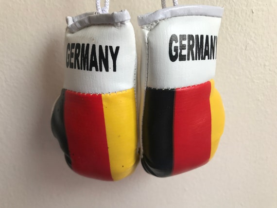 CANADA COUNTRY FLAG MINI BOXING GLOVES . NEW