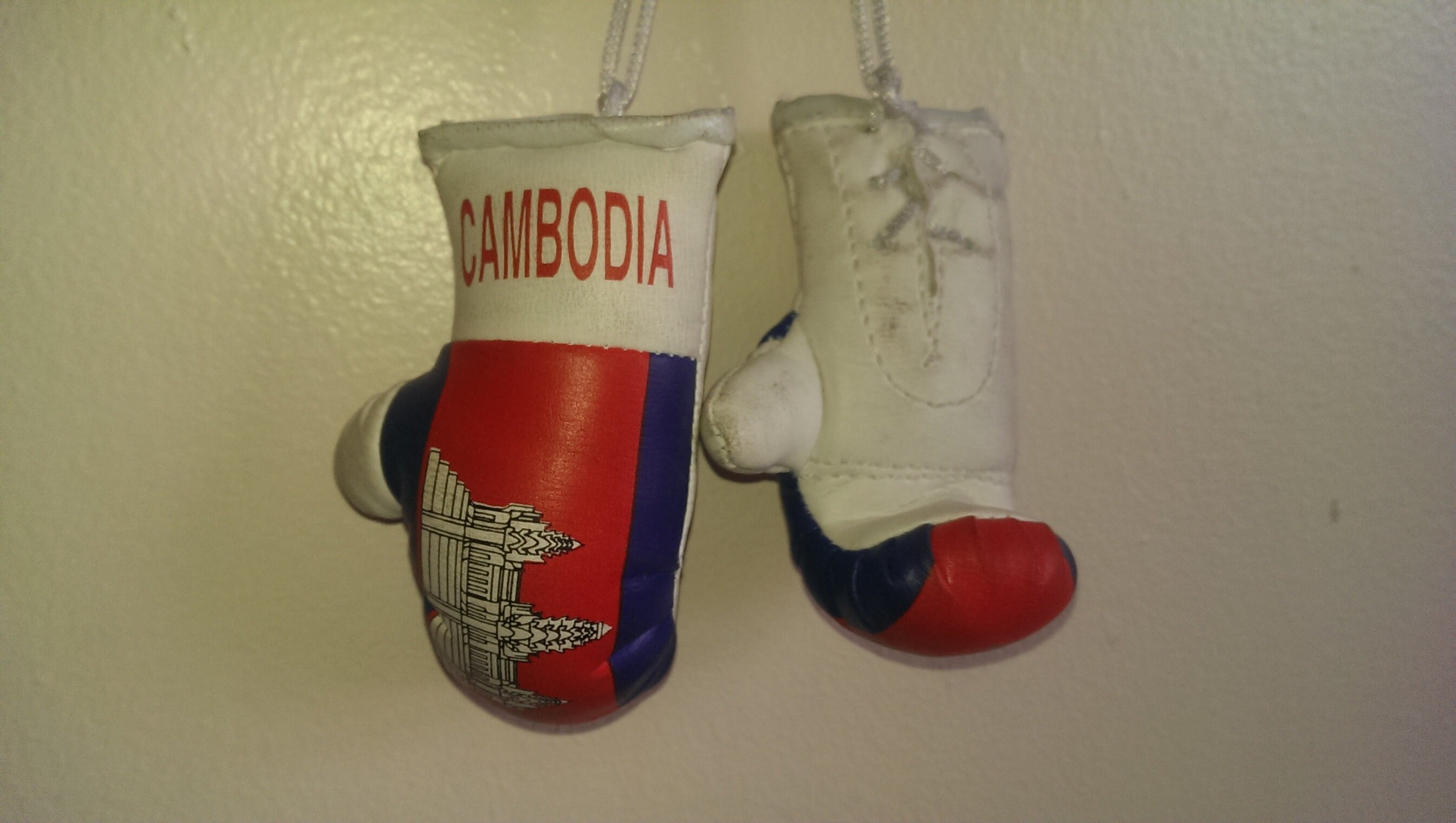 Cambodia mini boxing gloves 4  your car mirror-Get the best.Great gift. 