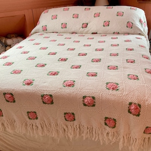Vintage White Crochet Roses Afghan