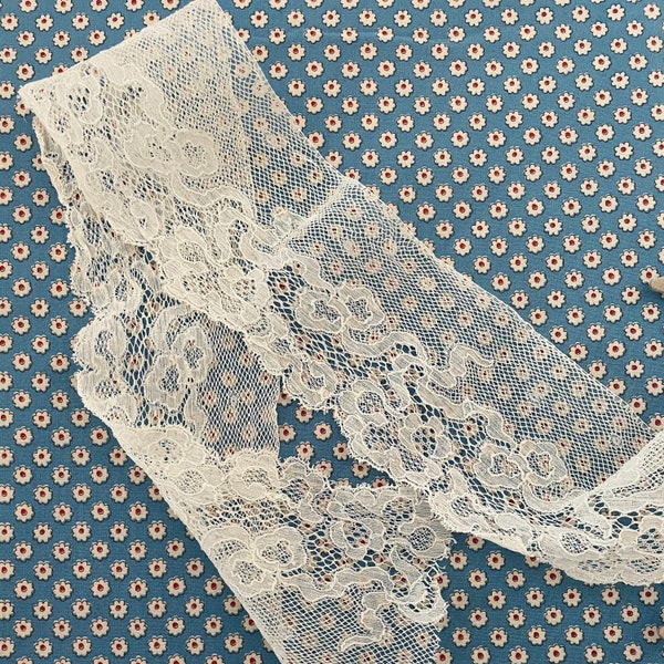 Vintage Ecru Lace Trim