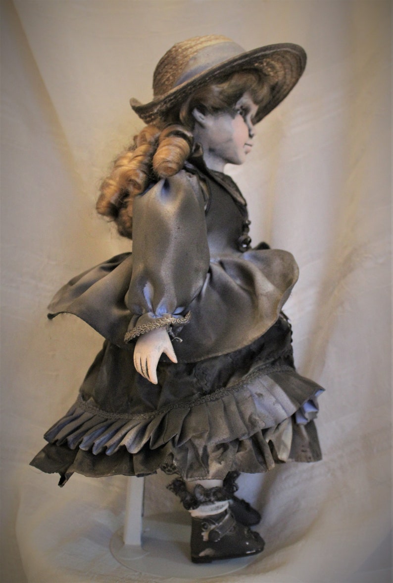 Mae Starling/'s Hollow Doll