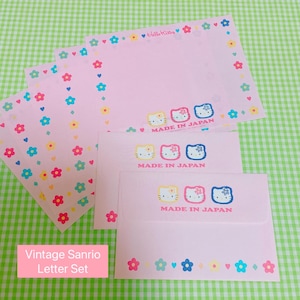 Hojas de cartas y sobres vintage de Hello Kitty de Sanrio, papel retro de los años 90 con personajes de Sanrio