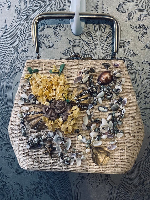 Vintage sea shells and flowers wicker purse