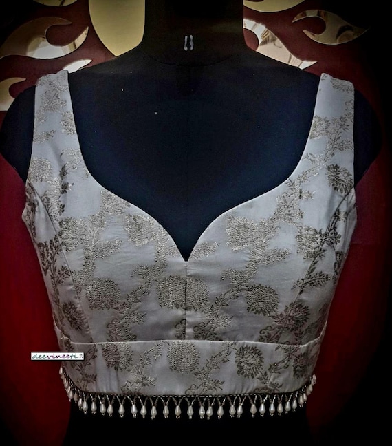 Made to Order White Brocade Saree Blouse, Deep Sweetheart Neck DVBL_254
