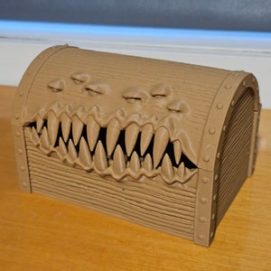 Mimic Würfeltruhe D&D Unbemalte Geschenkbox Turm Minihalter Charakterbogen Bleistift Dungeons and Dragons Pathfinder Starfinder Dnd