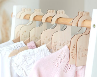 Diviseurs floraux de vêtements de bébé, organisateur de vêtements en bois, organisation de vêtements de pépinière, décor de pépinière durable, cintres