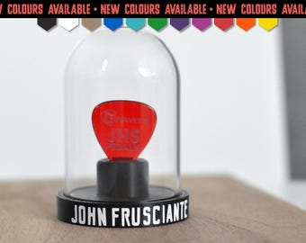 Personalized Guitar Pick Display Holder with Glass Dome, Custom Text, Plektrum-Halter