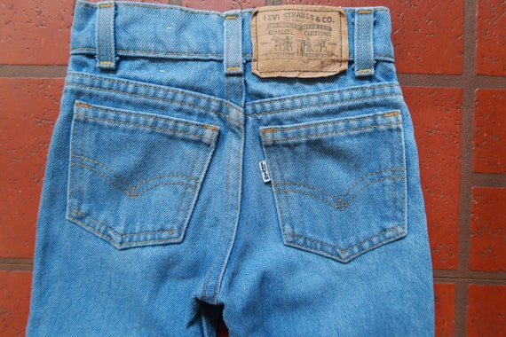 levis white tag